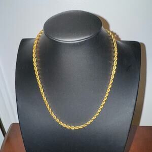 Necklace / 18 karat Gold Plated / Unisex / Signed U7 / Round Chain Necklace NWT